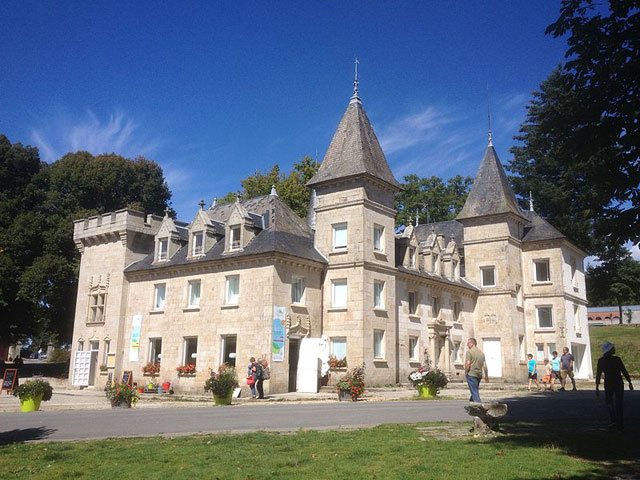 gite location vassiviere chateau ile