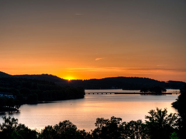 gite location vassiviere nergout coucher soleil